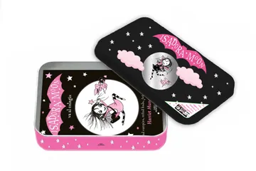 Portada de Isadora Moon (Caja Metalica)